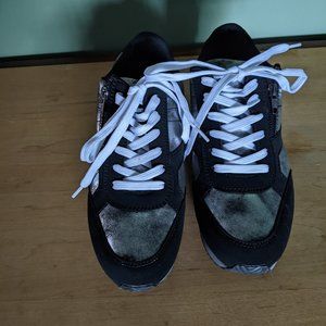 Ladies Just Fab Casual Shoes